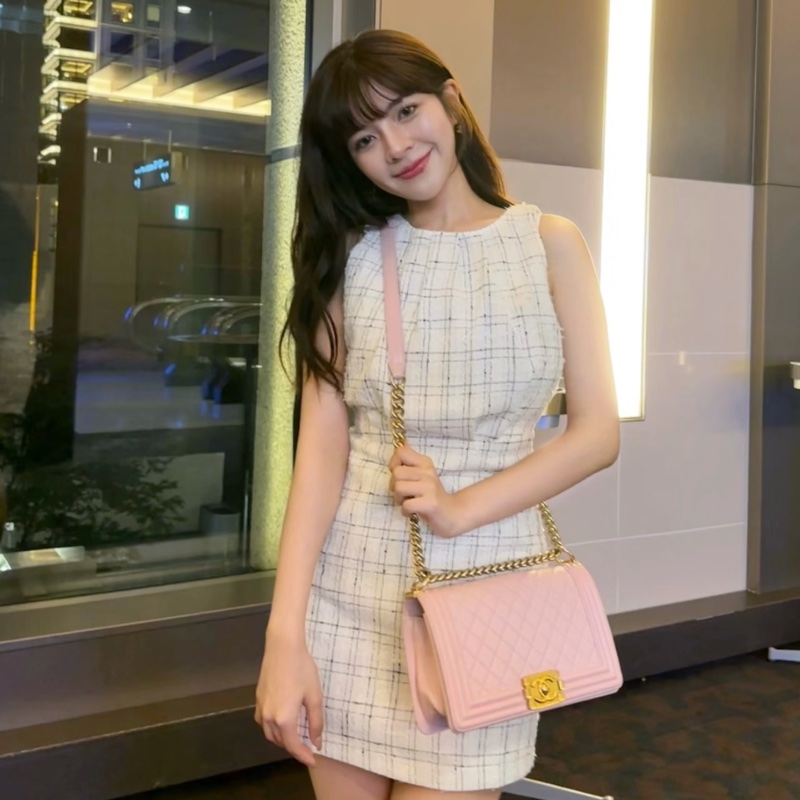 【96新 ✨ 全網最低價！】❤Chanel Leboy 荔枝皮 淡粉色金扣 中號️-0