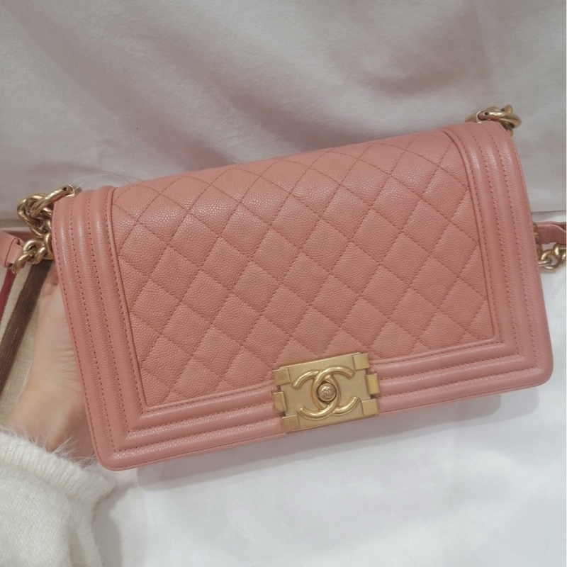 【96新 ✨ 全網最低價！】❤Chanel Leboy 荔枝皮 淡粉色金扣 中號️-2