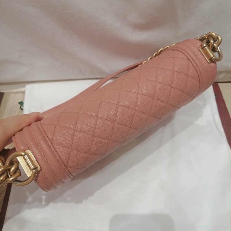 【96新 ✨ 全網最低價！】❤Chanel Leboy 荔枝皮 淡粉色金扣 中號️-4
