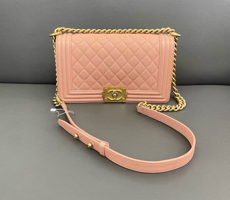 【96新 ✨ 全網最低價!】❤Chanel Leboy 荔枝皮 淡粉色金扣 中號️-2