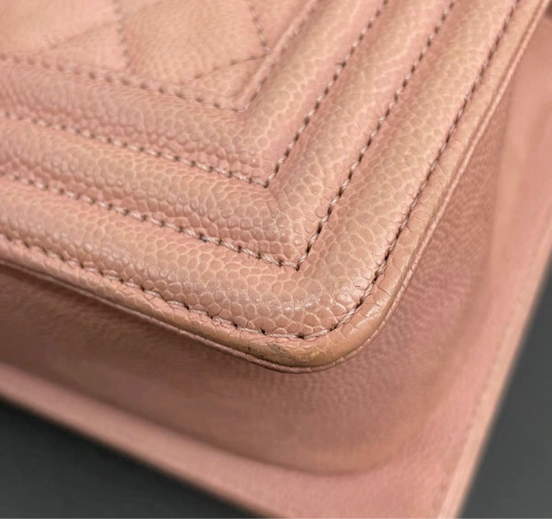 【96新 ✨ 全網最低價!】❤Chanel Leboy 荔枝皮 淡粉色金扣 中號️-19