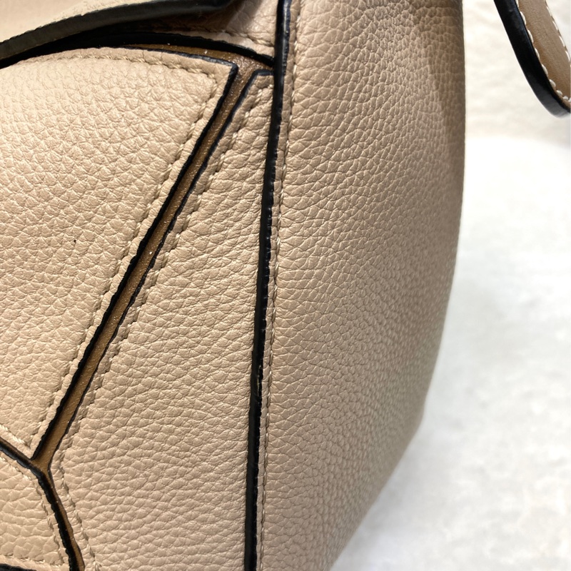 絕版羅意威幾何包LOEWE沙色拼棕牛皮Puzzle小號手提側背包-12