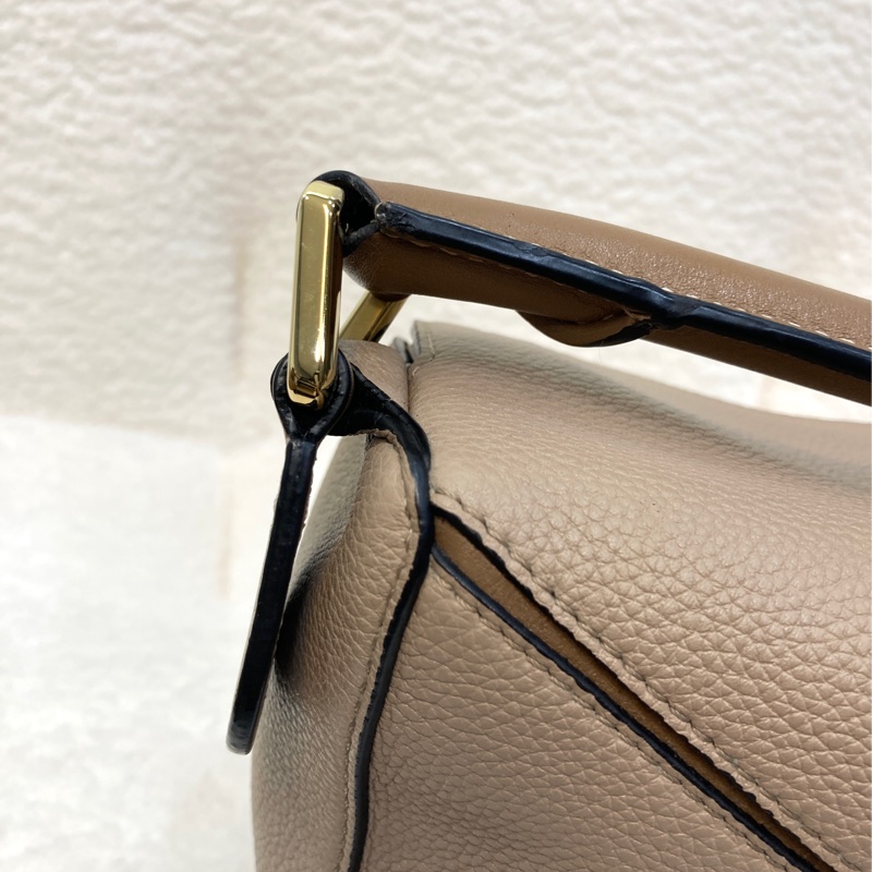 絕版羅意威幾何包LOEWE沙色拼棕牛皮Puzzle小號手提側背包-17