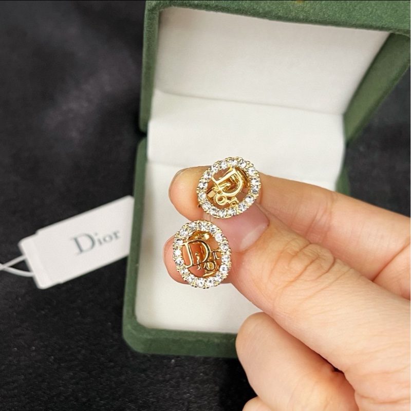 【98新✨ 全網最低價！】Dior金色 logo 耳環-4