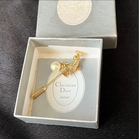 【全新✨ 全網最低價！】Dior 金色 珍珠胸針 （下單前先詢問庫存❗️）