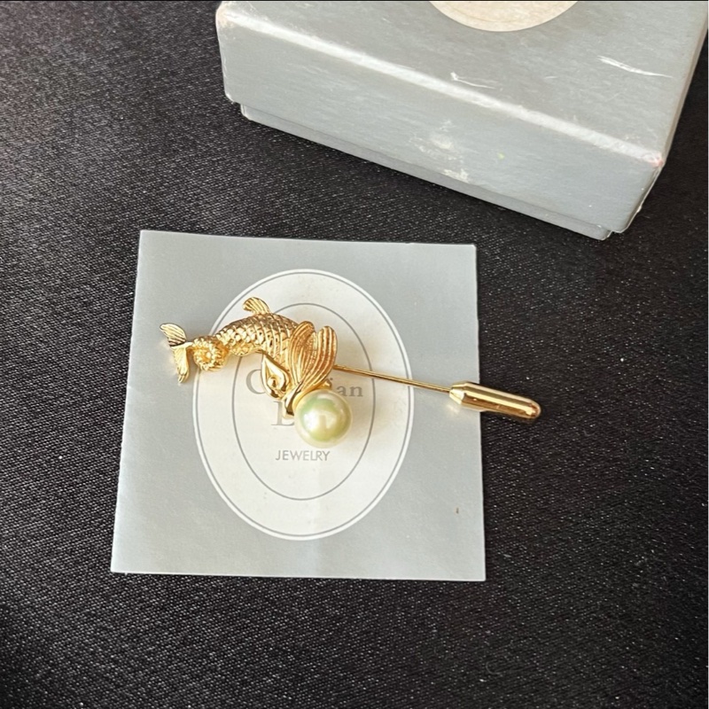 【全新✨ 全網最低價！】Dior 金色 珍珠胸針 （下單前先詢問庫存❗️）-3