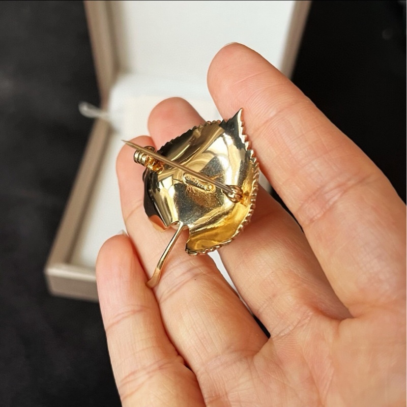 【全新✨ 全網最低價！】Dior 金色 銀杏葉 珍珠胸針 特別款 （下單前先詢問庫存❗️）-4