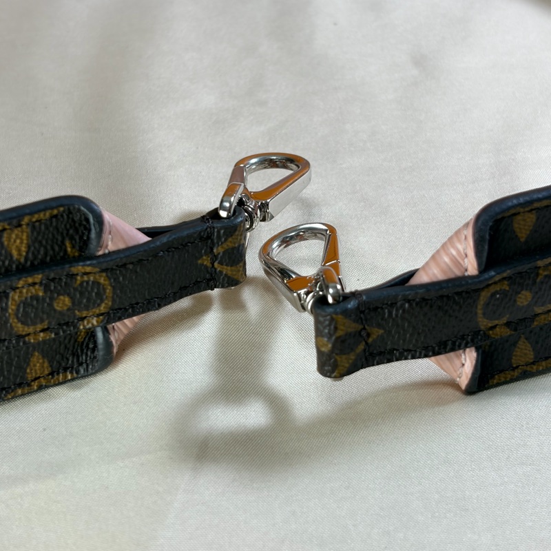 ‼️全台最甜 LV寬背帶/肩帶 Louis Vuitton 路易威登 水波紋拼老花 雙面用-7