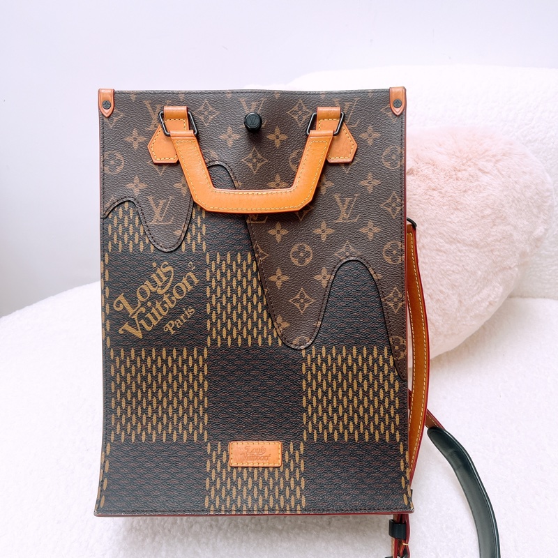 Lv x nigo 手提托特包/風琴包-0