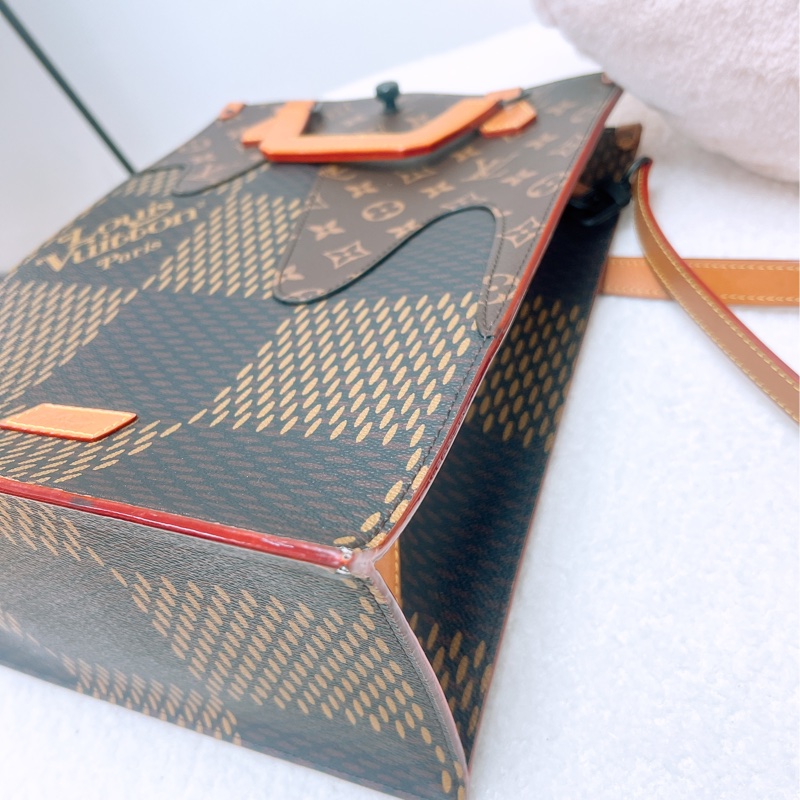 Lv x nigo 手提托特包/風琴包-2