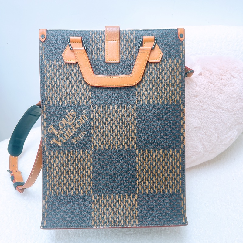 Lv x nigo 手提托特包/風琴包-5