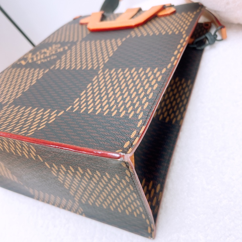 Lv x nigo 手提托特包/風琴包-7