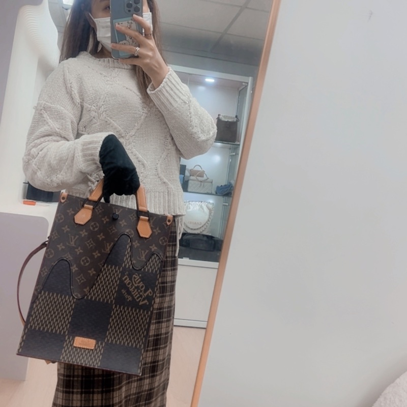 Lv x nigo 手提托特包/風琴包-18