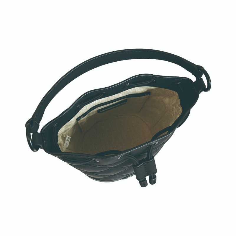 【TORY BURCH】霧面菱格紋兩用水統包-黑-1