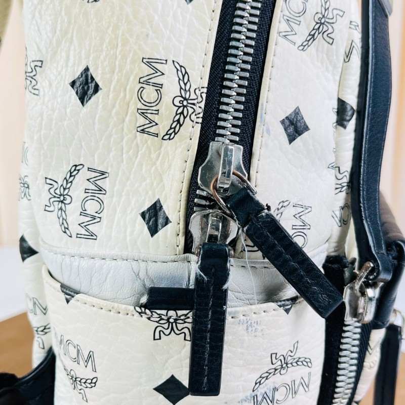 MCM 白色老花拼皮雙肩包 容量大-16