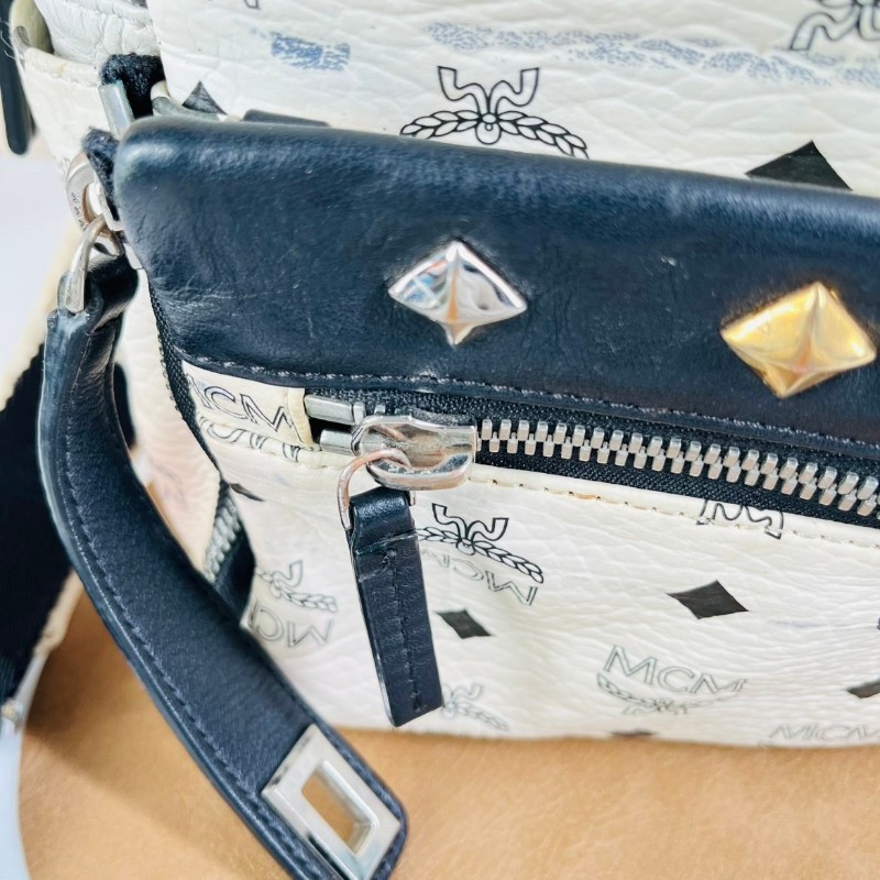 MCM 白色老花拼皮雙肩包 容量大-22