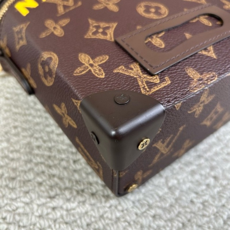 路易威登LV秀款盒子包soft trunk新款限量 有肩帶 可斜挎可單肩可手提 老花獨特設計加上綠色手柄 男女通用 芯片款-13