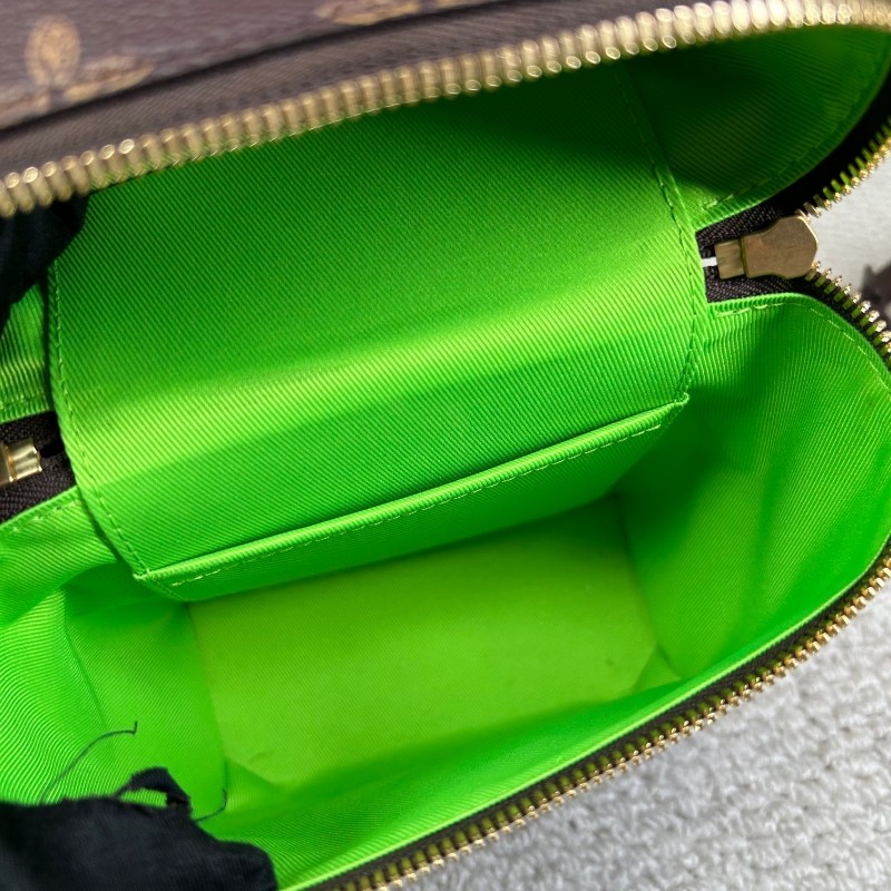 路易威登LV秀款盒子包soft trunk新款限量 有肩帶 可斜挎可單肩可手提 老花獨特設計加上綠色手柄 男女通用 芯片款-16