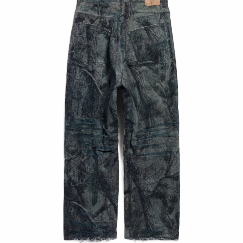 Balenciaga 男士 寬松牛仔褲XS S M L XL碼模特身高 189 CM，所穿尺碼為 S-1