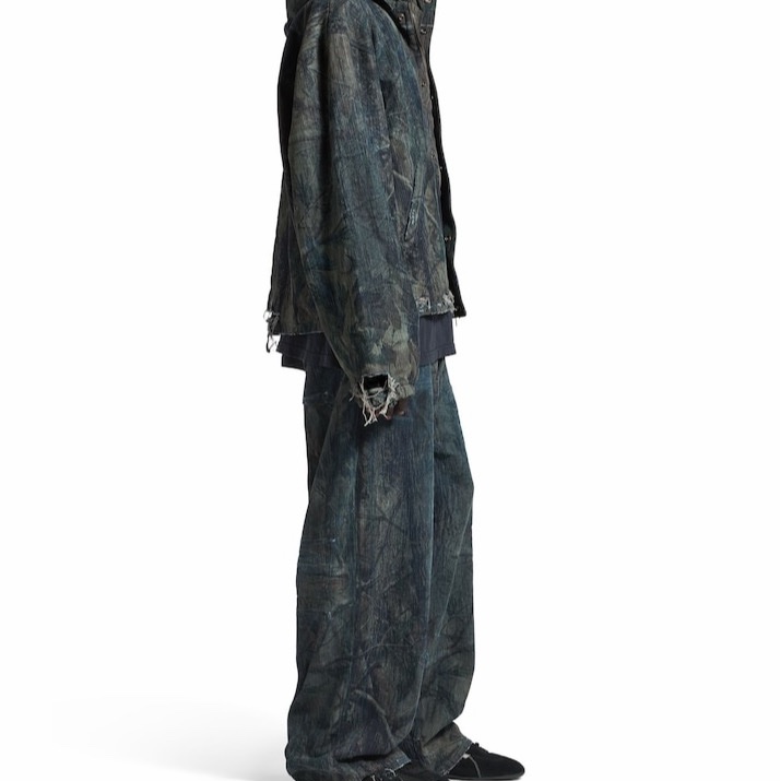 Balenciaga 男士 寬松牛仔褲XS S M L XL碼模特身高 189 CM，所穿尺碼為 S-3