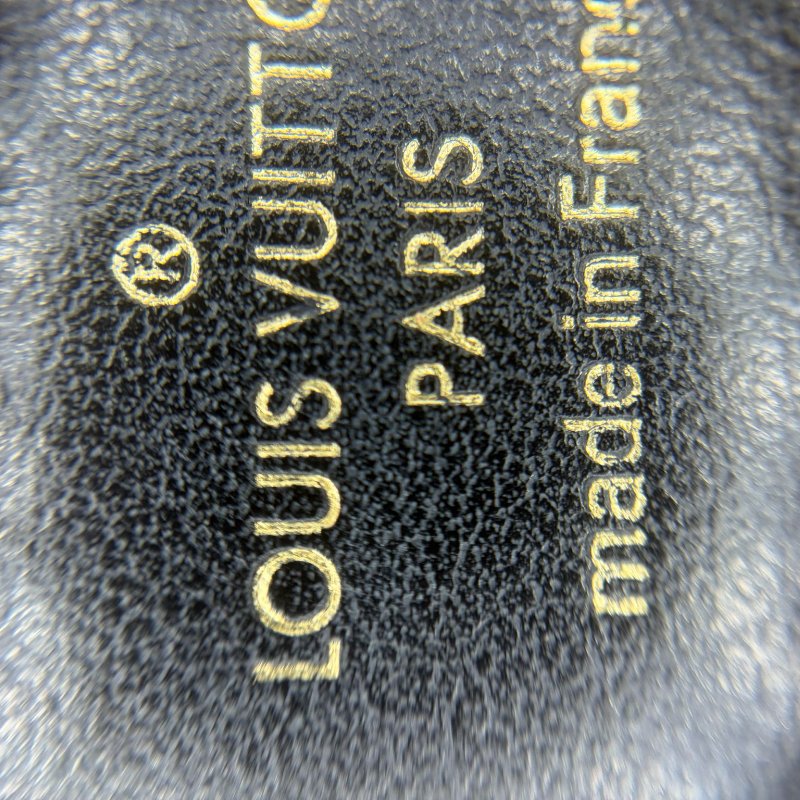 Louis Vuitton On My Side 全粒面牛皮手提包-8