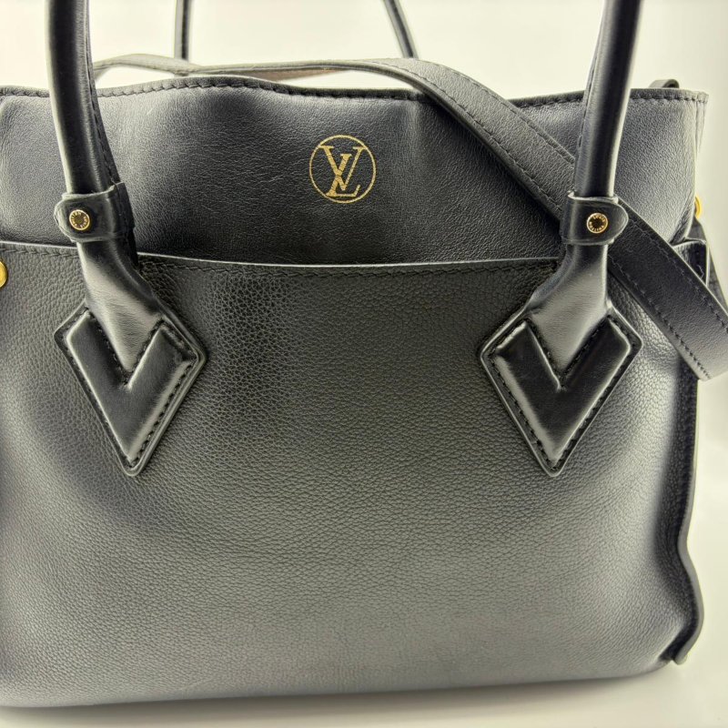 Louis Vuitton On My Side 全粒面牛皮手提包-10