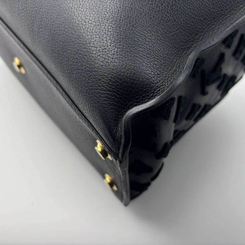 Louis Vuitton On My Side 全粒面牛皮手提包-14