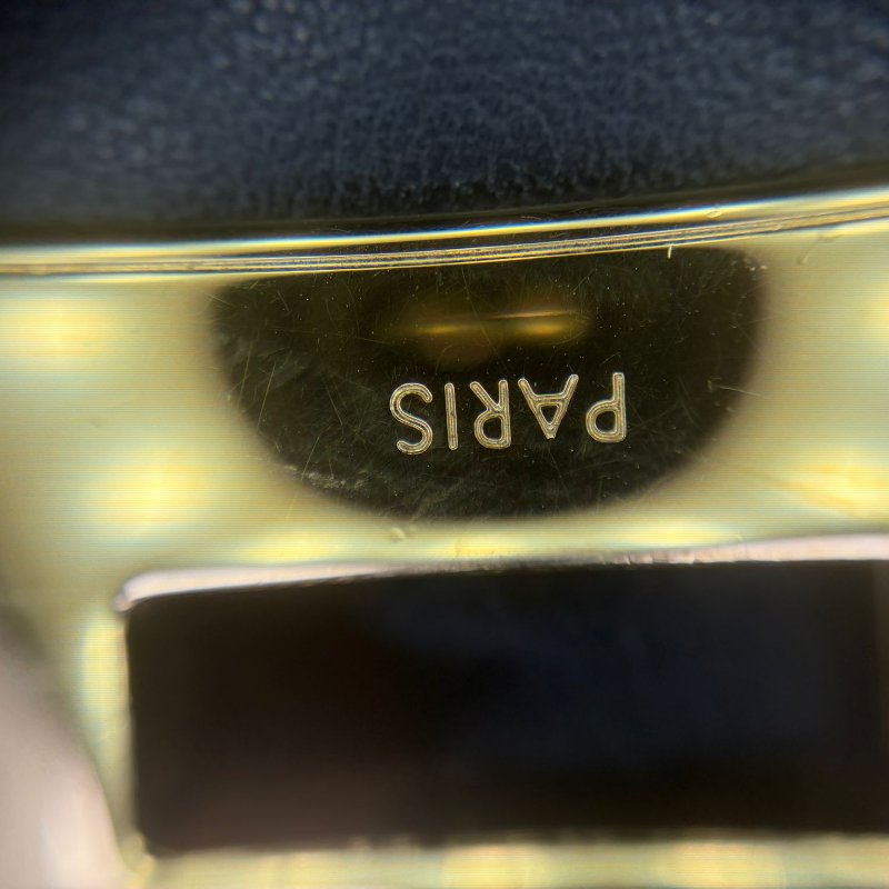 Louis Vuitton On My Side 全粒面牛皮手提包-21