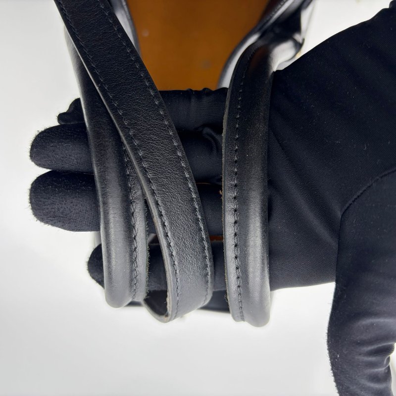 Louis Vuitton On My Side 全粒面牛皮手提包-27