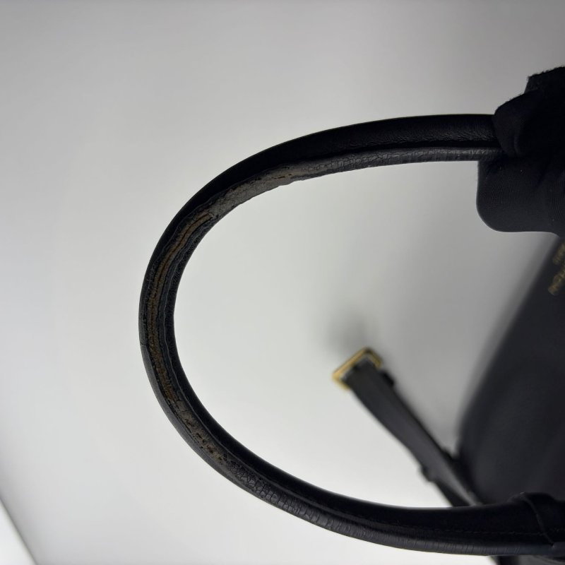 Louis Vuitton On My Side 全粒面牛皮手提包-28