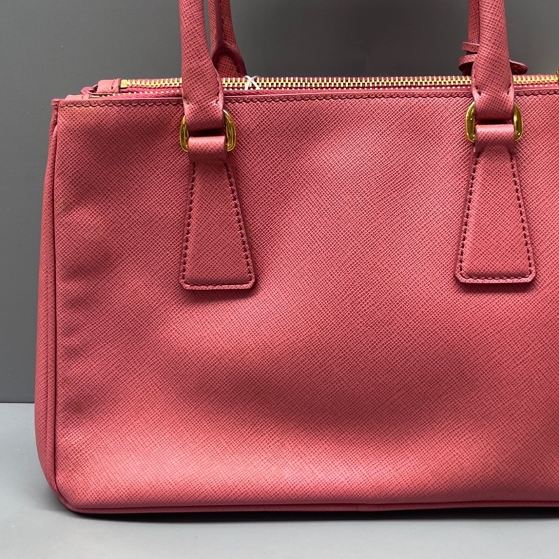 Prada 普拉達 十字紋牛皮小號殺手包 尺寸26*17-9