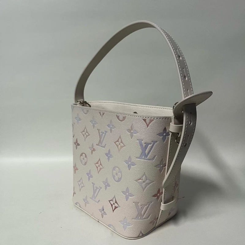 Lv夢幻紫漸變All in BB水桶包芯片 牛皮18*16*12  全新配件齊全-4