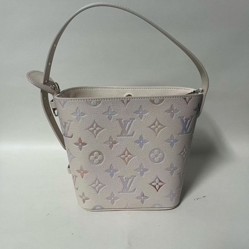 Lv夢幻紫漸變All in BB水桶包芯片 牛皮18*16*12  全新配件齊全-9