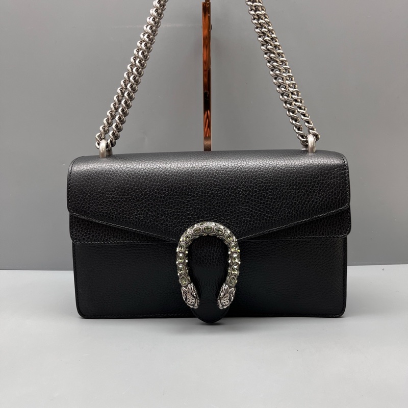 GUCCI 黑色荔枝紋中號鑽扣酒神鏈條包 尺寸28*17-0