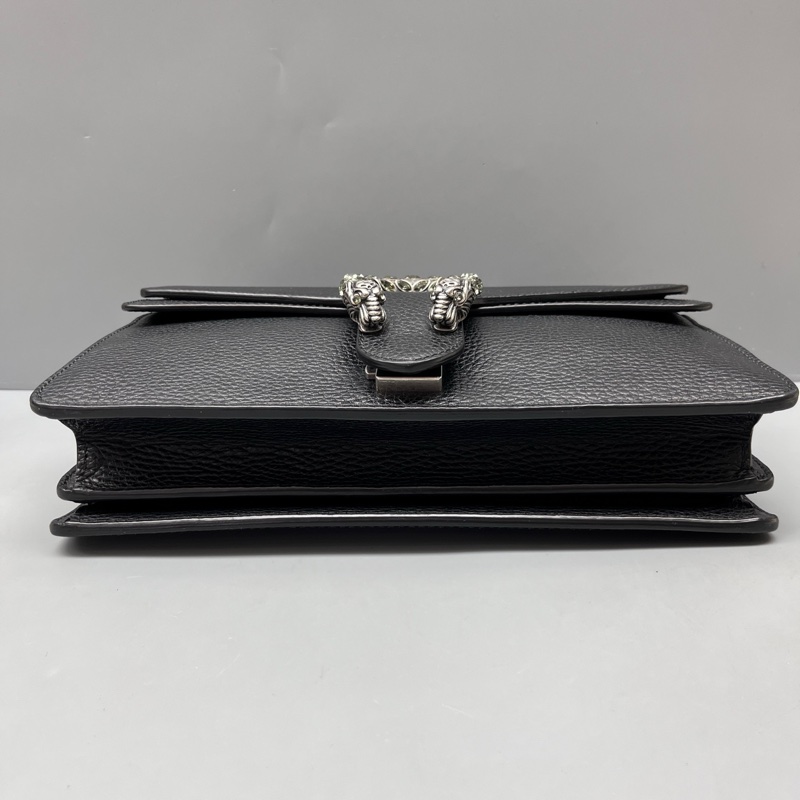 GUCCI 黑色荔枝紋中號鑽扣酒神鏈條包 尺寸28*17-2