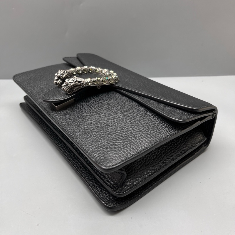 GUCCI 黑色荔枝紋中號鑽扣酒神鏈條包 尺寸28*17-4