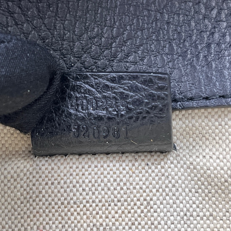 GUCCI 黑色荔枝紋中號鑽扣酒神鏈條包 尺寸28*17-6