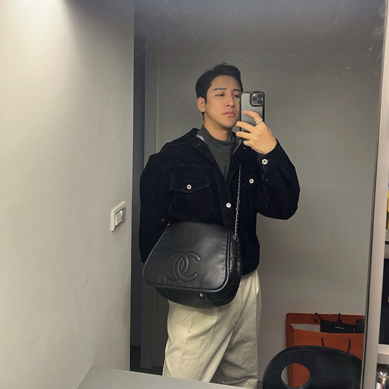 Chanel 荔枝皮銀鏈機場包 🛫超時髦 #收藏價58800 最好看的黑銀配色 男女都合適 新款專櫃破20萬➕ 配件:原廠塵套-1