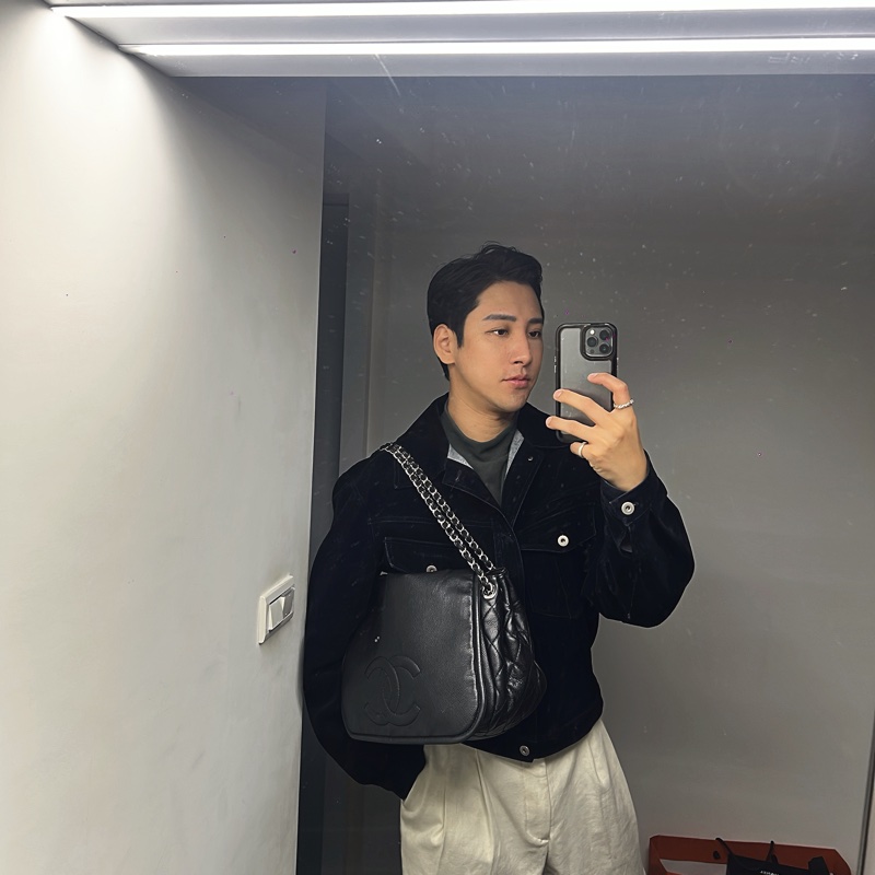 Chanel 荔枝皮銀鏈機場包 🛫超時髦 #收藏價58800 最好看的黑銀配色 男女都合適 新款專櫃破20萬➕ 配件:原廠塵套-6