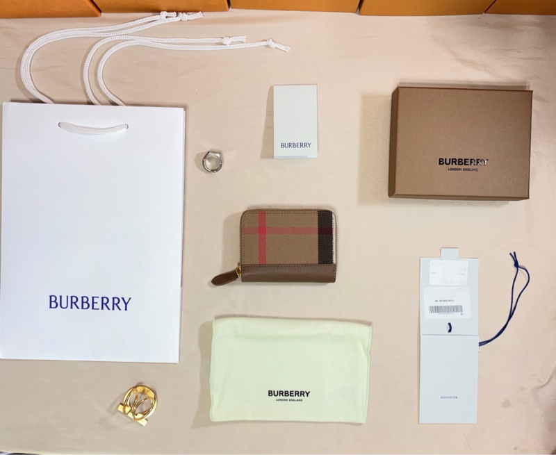 🎁全新盒裝 全台最甜 Burberry 巴寶莉 2025 經典格紋7卡拉鏈卡夾/零錢包(原價16500)-2