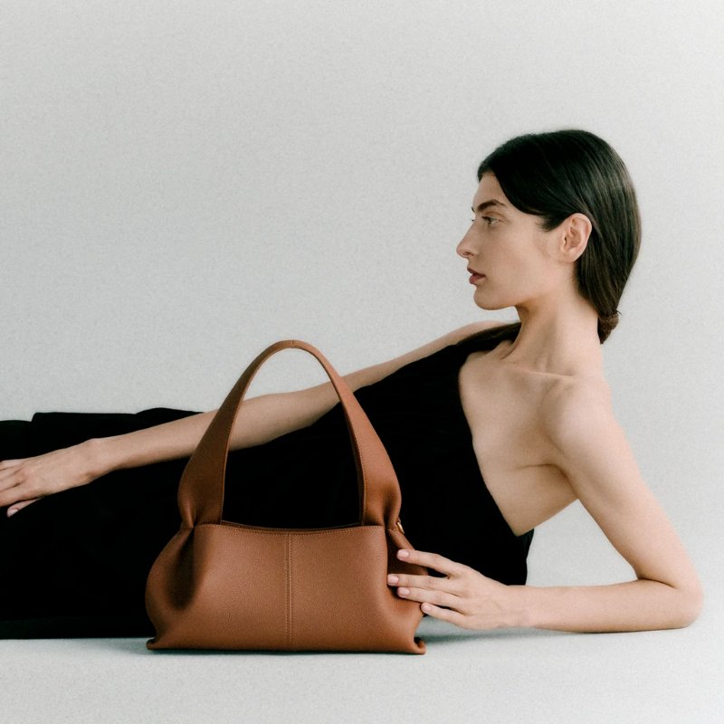 【現貨】POLENE EAST EWST 雲朵腋下包 駝色-5