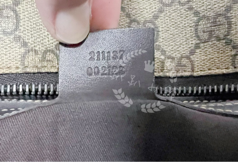 ~~趴趴小舖~~正品Gucci211137經典防水PVC肩背包／托特包-21