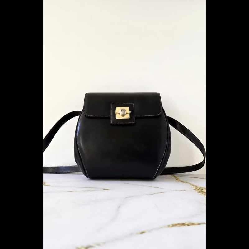 【LA LUNE】絕版中古包 Fendi黑色元寶包 側背包 斜背包 皮革包 單肩包 二手-1