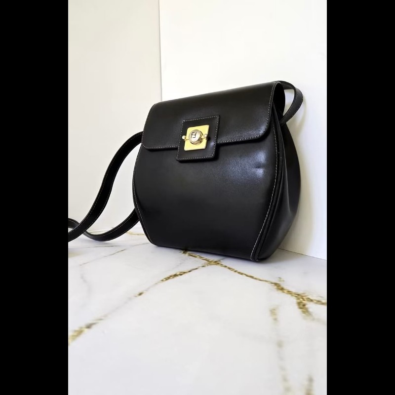 【LA LUNE】絕版中古包 Fendi黑色元寶包 側背包 斜背包 皮革包 單肩包 二手-2
