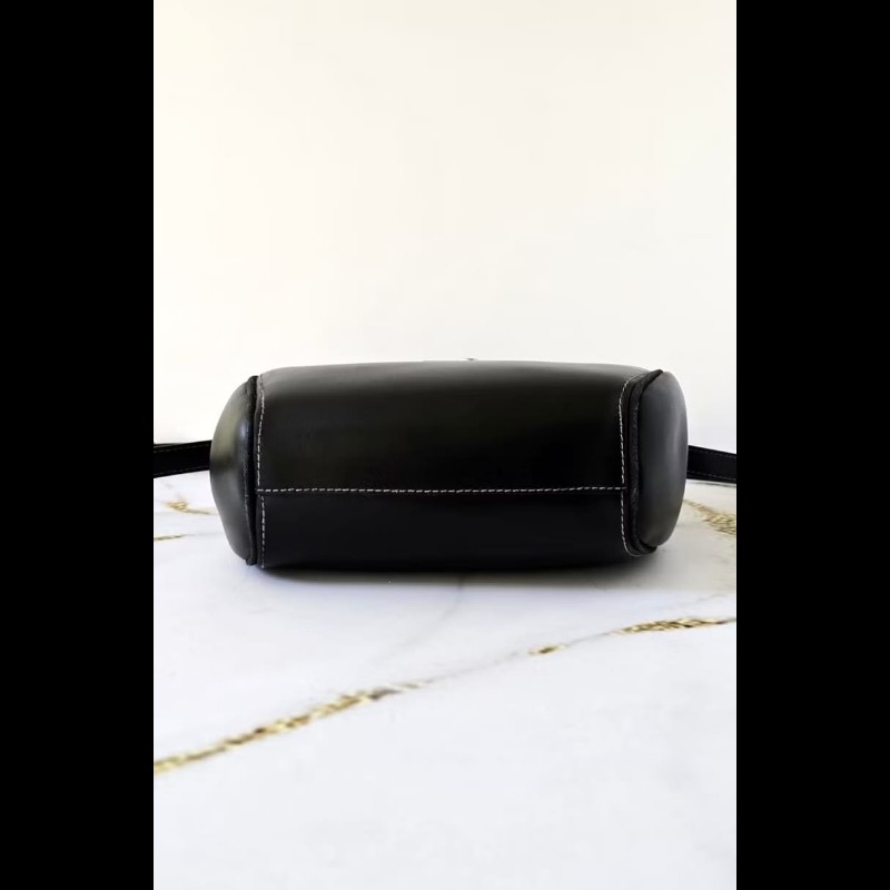 【LA LUNE】絕版中古包 Fendi黑色元寶包 側背包 斜背包 皮革包 單肩包 二手-4