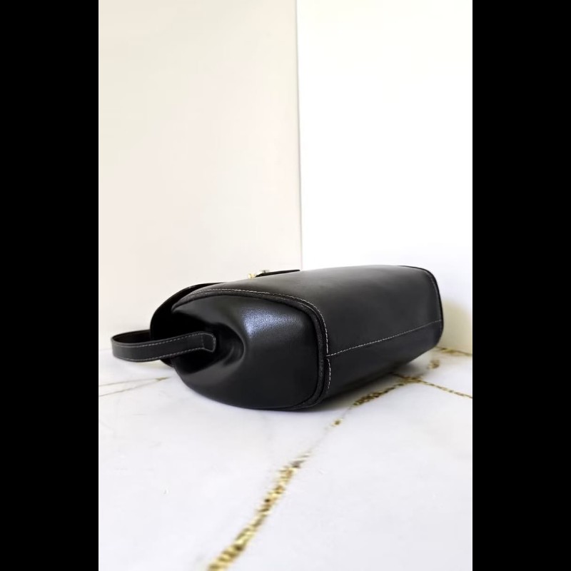 【LA LUNE】絕版中古包 Fendi黑色元寶包 側背包 斜背包 皮革包 單肩包 二手-5