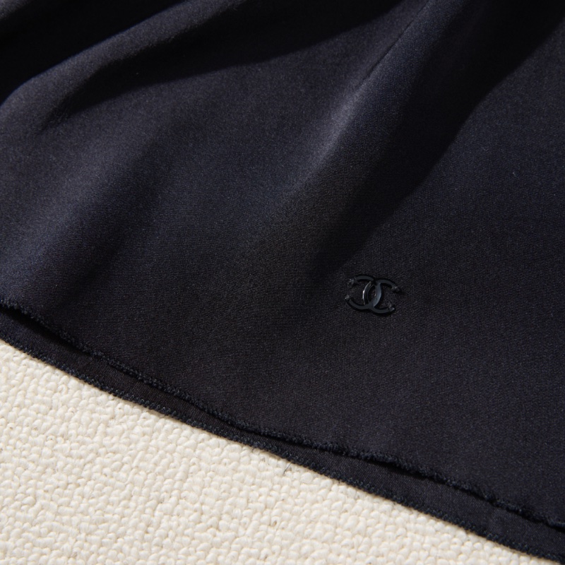 ❤️CHANEL 甜美款黑色上衣-4