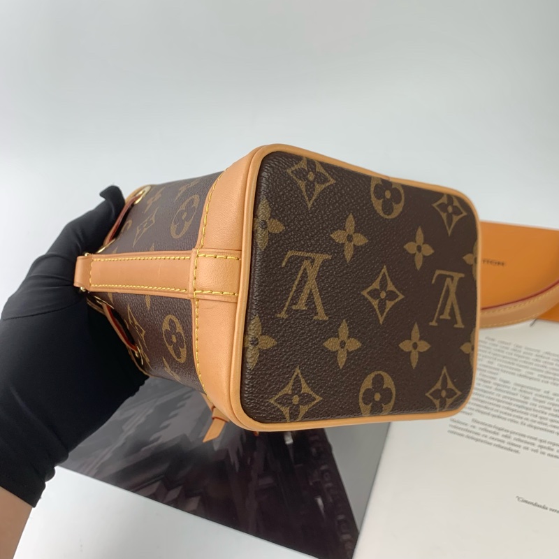 LV新款水桶包 色澤很新❤️-7