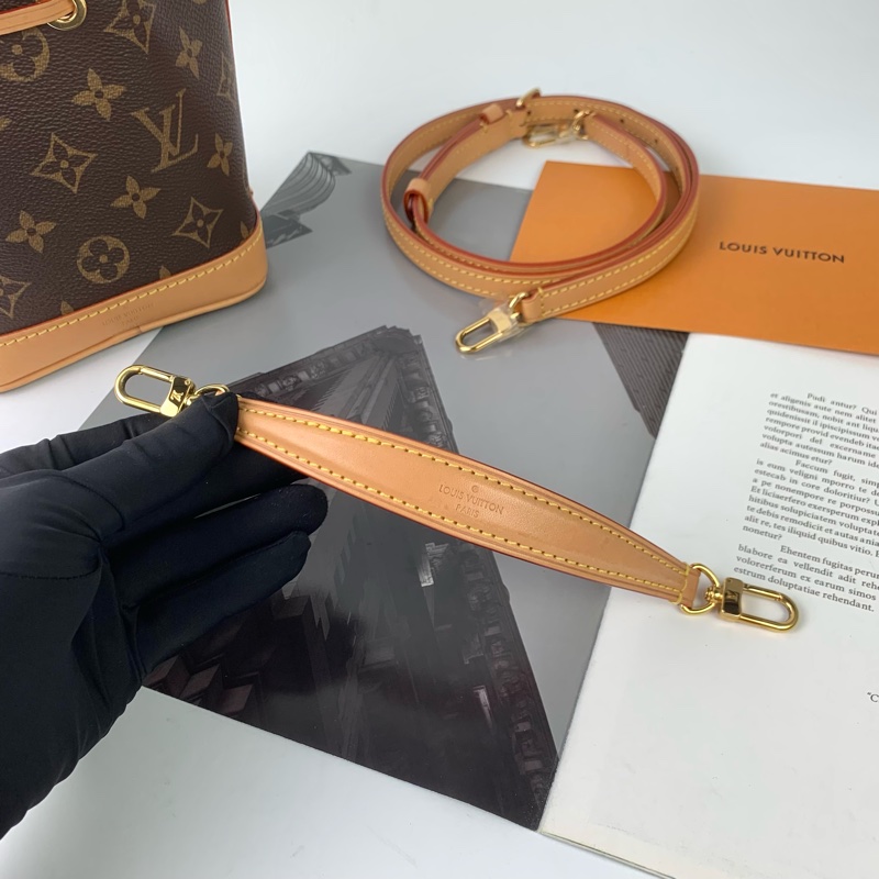 LV新款水桶包 色澤很新❤️-9