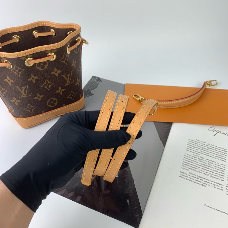 LV新款水桶包 色澤很新❤️-11